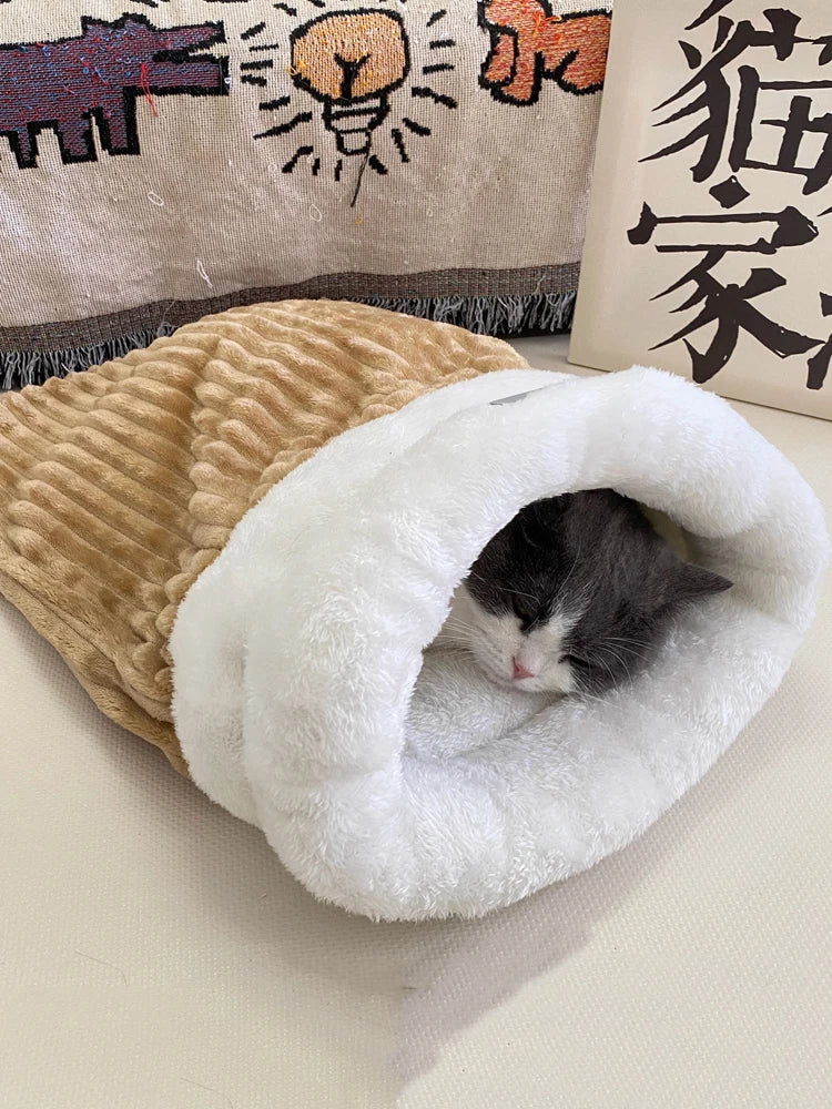 Cat Winter Sleeping Bag, Soft Plush Cat Sack, 360° Wrap Cat Cave Bed,  Uncharged, Washable Nest Bed for Indoor Cats & Small Dogs